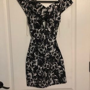 Hawaiian Off the shoulder mini dress!